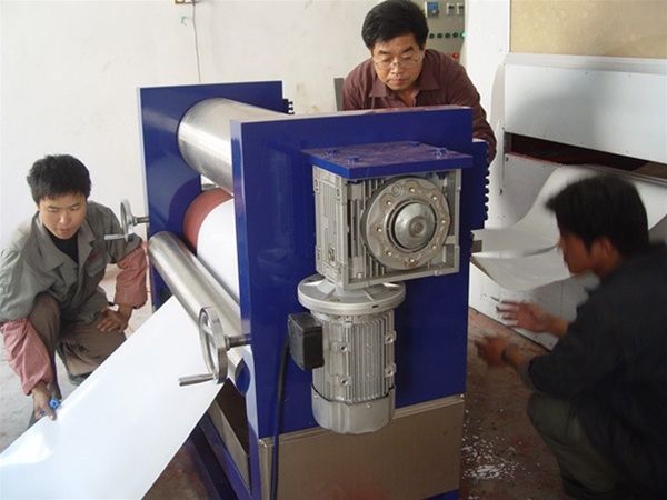 Coil automatic gluing machine