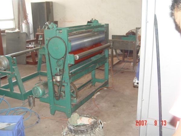 Coil automatic gluing machine