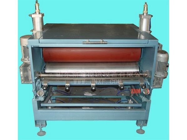 Three-roller gluing machine