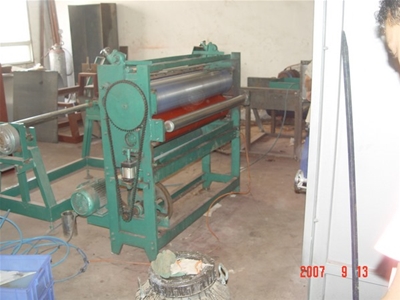 Coil automatic gluing machine